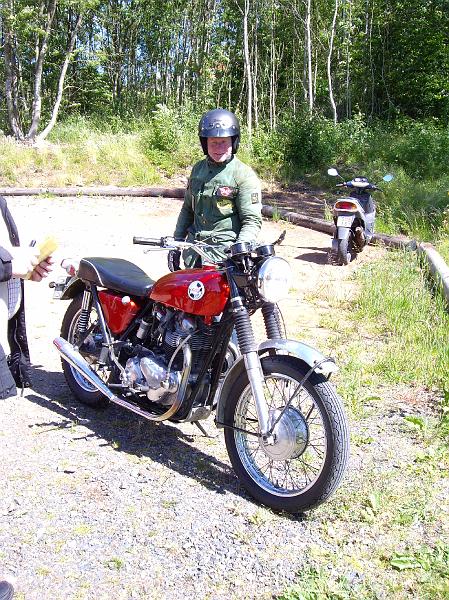 IMG_0686.JPG - Bo "Velo Bo" här med en mycket fin Norton P11 Scrambler.